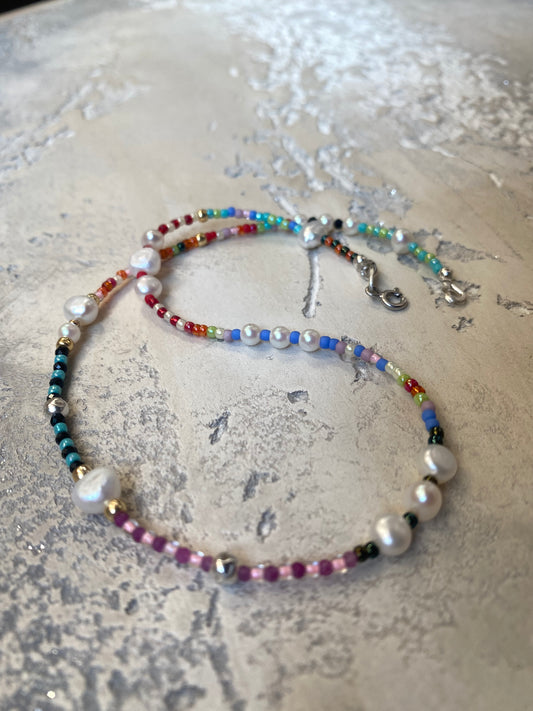 Colier boho - Curcubeu pe piele