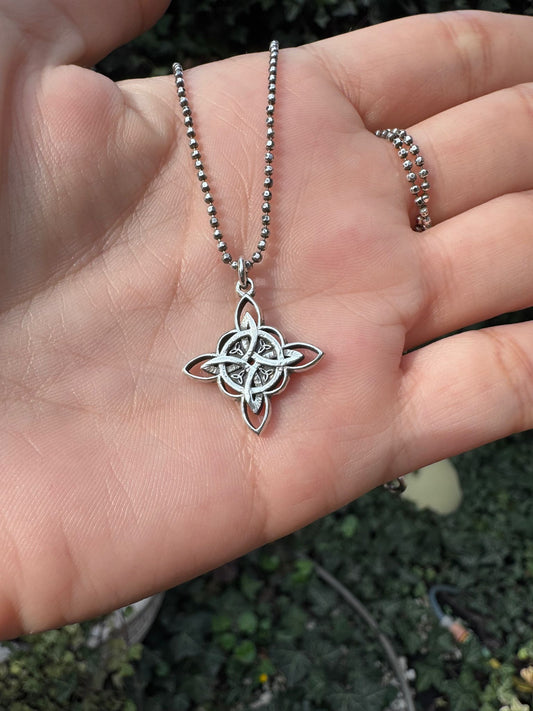 Colier argint Witch's Knot